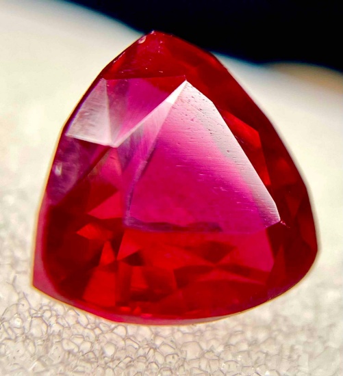 Vivid Red Fire Sparkles Ruby 4.33ct of Smooth