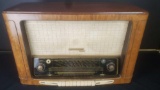 Vintage Grundig 5050 radio