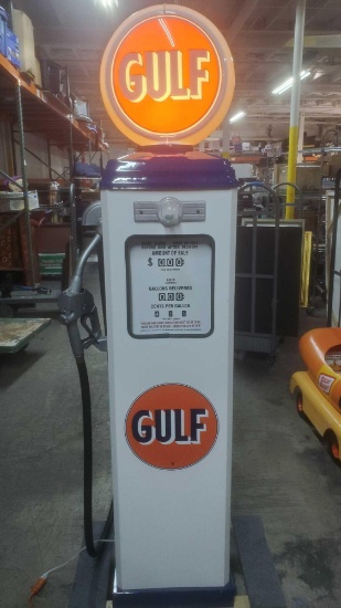 GULF REPRODUCTION GAS PUMP