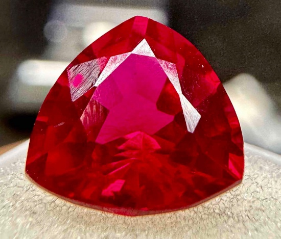 Breathtaking Intense 7.89ct Red Ruby Explosive Sparkles