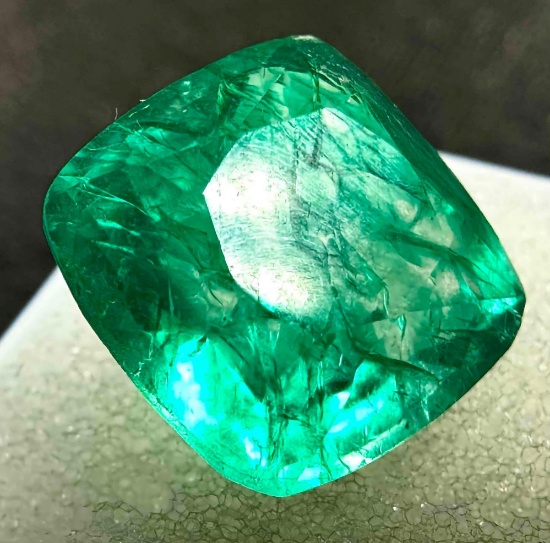 Stunning Radiant Radioactive Glow 6.75ct Cushion Cut Emerald