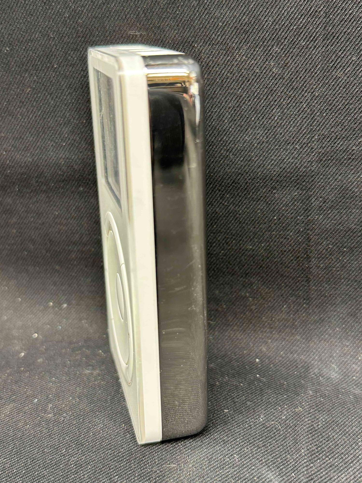 iPod 第1世代 2002年初代 M8541 10GB Touch Wheel 【公式通販】