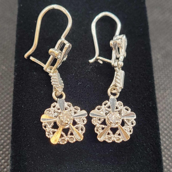 18K White Gold Diamond Earrings