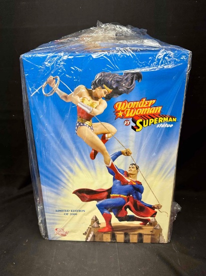 DC Direct TERRY DODSON SUPERMAN VS WONDER WOMAN Statue 1237/2000 18in Large Scale