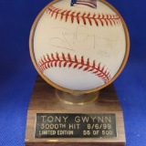 Limited Edition Tony Gwynn Signed baseball 3000 hit