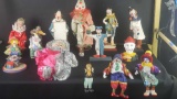 Approx. 15 clown decor figurines etc.