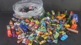 Large Lot of Hot Wheels and die cast cars/trucks