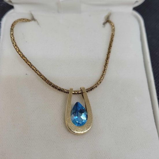 14kt Gold Necklace With Topaz gemstone