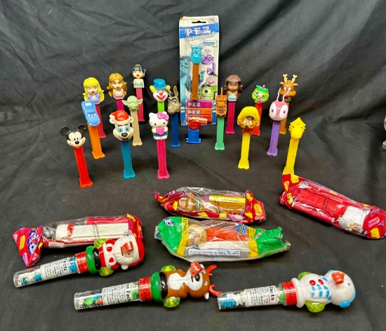 Large Lot of Collectible Pez Dispensers. Disney, Star Wars, Hello Kitty, Loony Tunes more