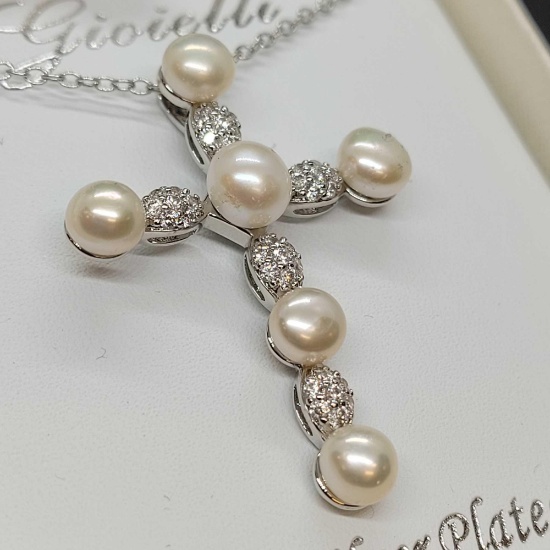 Beautiful Silver Plated Pearl Cross Necklace
