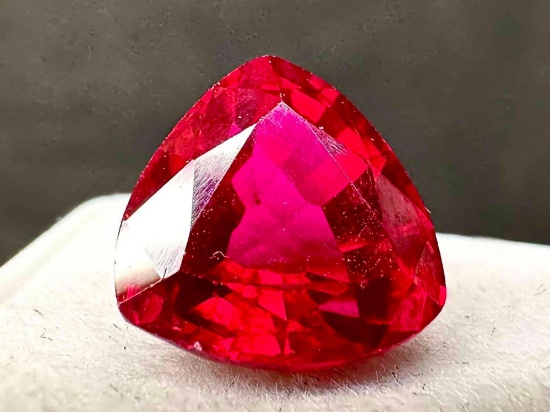 Astonishing 5.2ct Trillion Cut Ruby Gemstone Super Sparkly