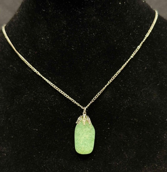 Jade Nacklace 5.3g Total