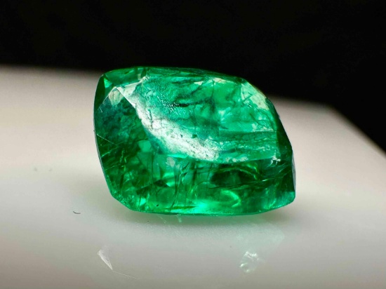 Beauteous 5ct Emerald cut Emerald Gemstone
