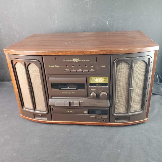 Teac CD/Rduo/cassette/ record player GF-300