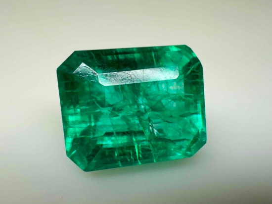Stunning 11.9ct Emerald cut Emerald Gemstone