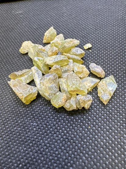 Raw Uncut Speen Gemstones Sea Green 90.60 CT