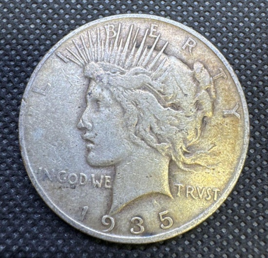 1935-S Silver Peace Dollar 90% Silver Coin 0.93 Oz