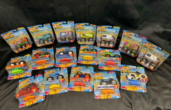 17 Hotwheels Monster Trucks Toy Trucks Mattel