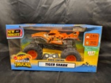 HOT WHEELS MONSTER TRUCK RC 1:24 Radio Control TIGER SHARK , 2.4 GHz 80ft Range