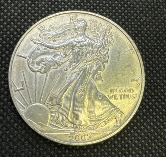 2007 Walking Liberty Silver Eagle 1 Troy Oz 999 Fine Silver Bullion Coin
