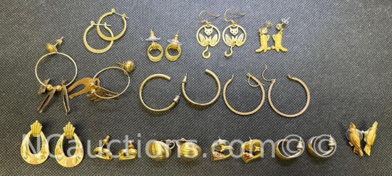 Gold Tone Earrings Hearts Hoops