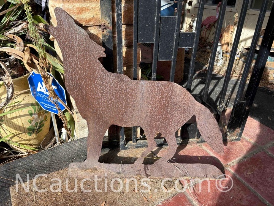 Metal Wolf art art 32 inches tall