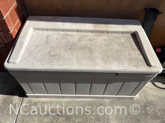 Suncast Bin