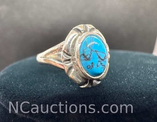 950 Silver Turquoise Ring 3.83 Grams Size 8