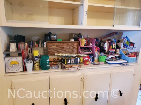 Dinning room contents