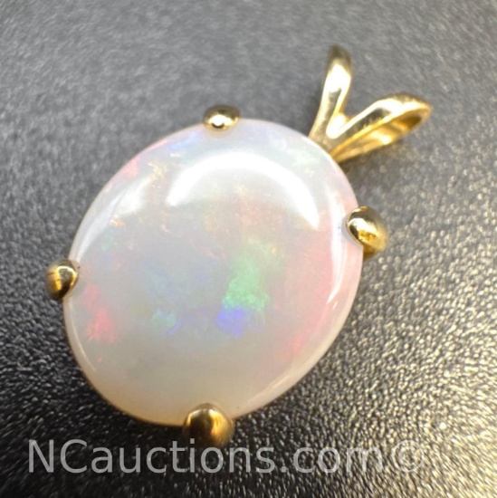 14k Gold Opal Pendant 1.42 Grams