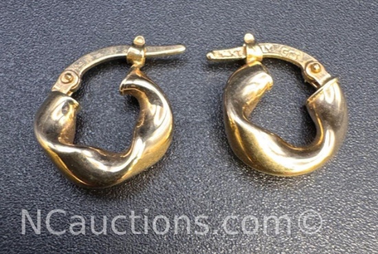 14k Gold Earrings 1.11 Grams