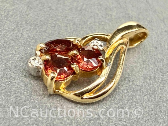 14k Gold Pendant with Diamonds 1.5g total