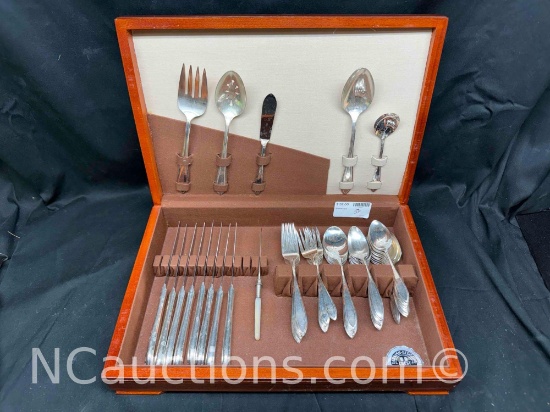WM Rogers Silver Plate Silverware Set with Box