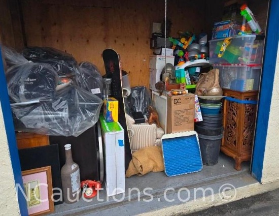 4x8 unit EAST packed Pokemon Mirrors Collectibles Chairs Statues child toys etc.