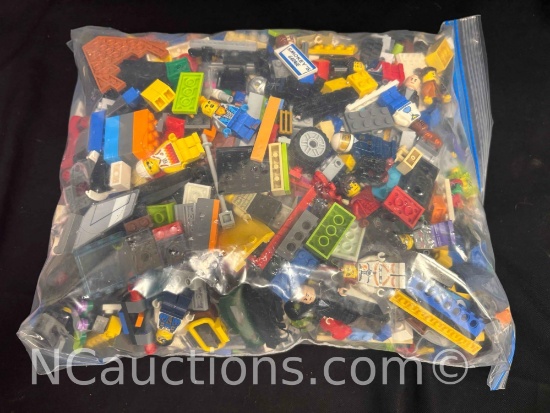 Over 5lbs of Lego bricks and Lego mini figures Police, Tuxedo, Nexo Night, etc