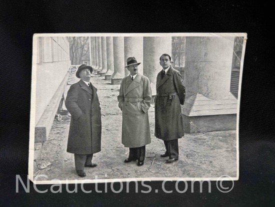 Photograph Adolf Hitler Nazi Der Hitler, Profelor Sall und Hr-chitekt Speer befdjigen