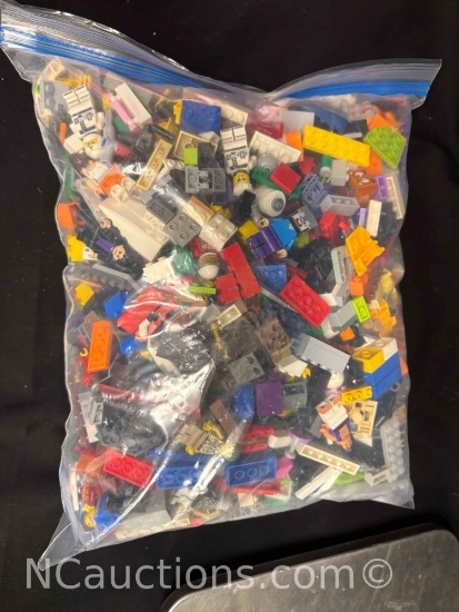 5.1 lbs bag of legos Deadshot, Aladdin, Minecraft, Ninjago Zane