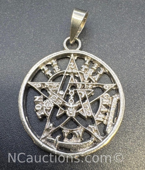 Sterling Silver Star Pendant 4. Grams