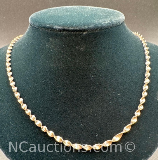 Sterling Silver Twist Necklace 7. Grams
