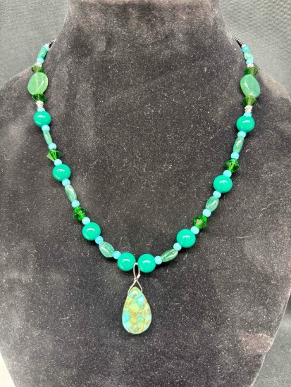 Turquoise Necklace 22g Total