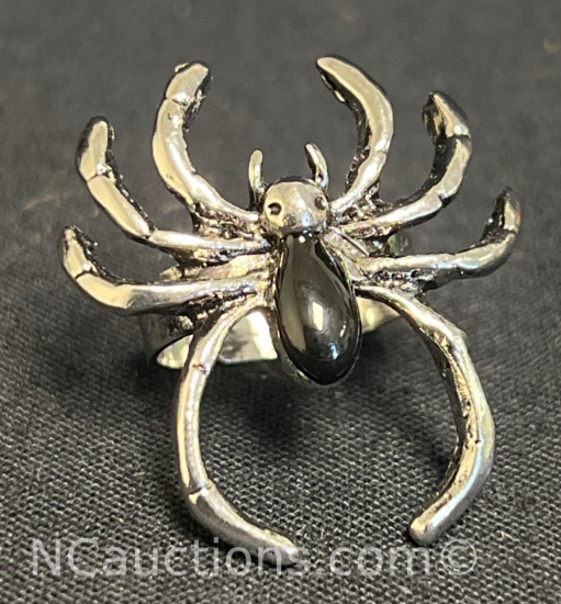 Black widow ring silver tone 7g