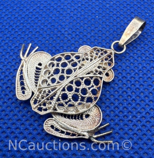 Vintage 950 Silver Frog Pendant 3 Grams