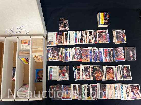 approximately 1000 Mid 90s NBA Topps trading cards rookies and HOFers