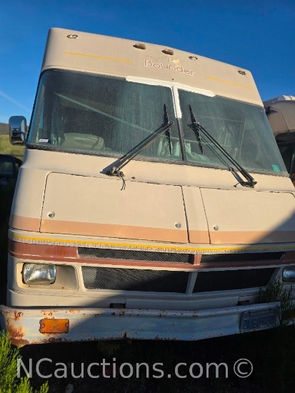 Bounder RV License 2KED792 VIN 1GBKP37W7J3322820