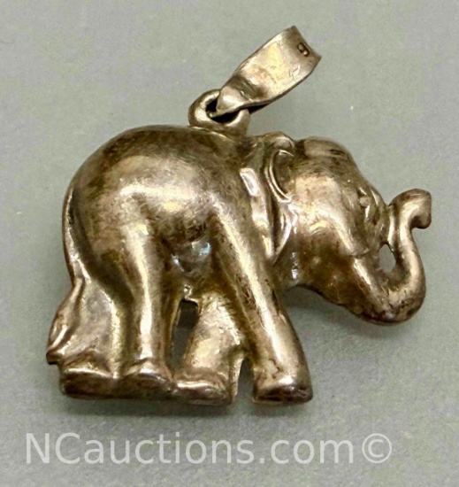925 Sterling silver elephant pendant 5.6 grams