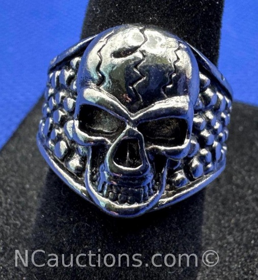 Silver Tone Skull Ring 8 Grams Size 7