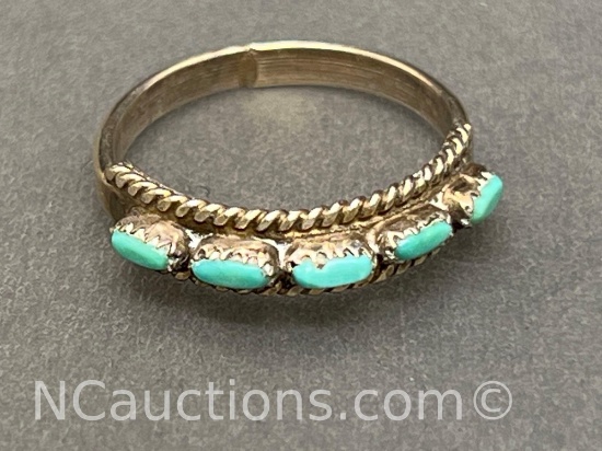 Sterling silver 925 Native American Ring 2 grams Turquoise gemstones