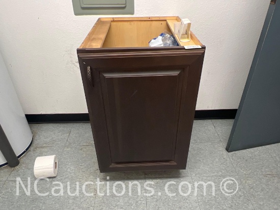 Two Single Vanity cabinet 24x20.5x34.5 inches No contents