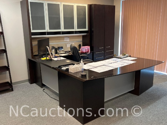 Large executive U shaped Desk with up right cabinets Contents not included