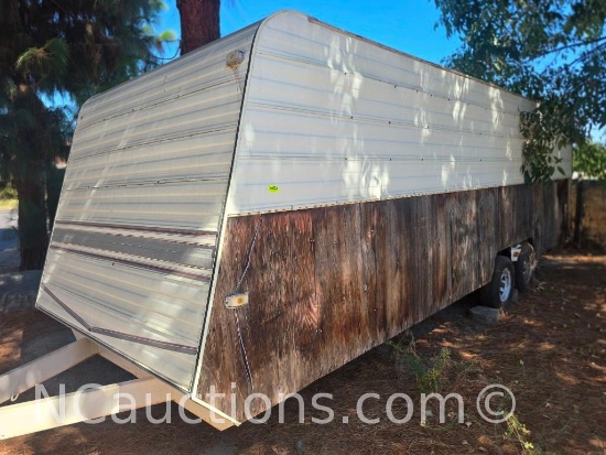 25ft toy hauler rear drivers side has damage
